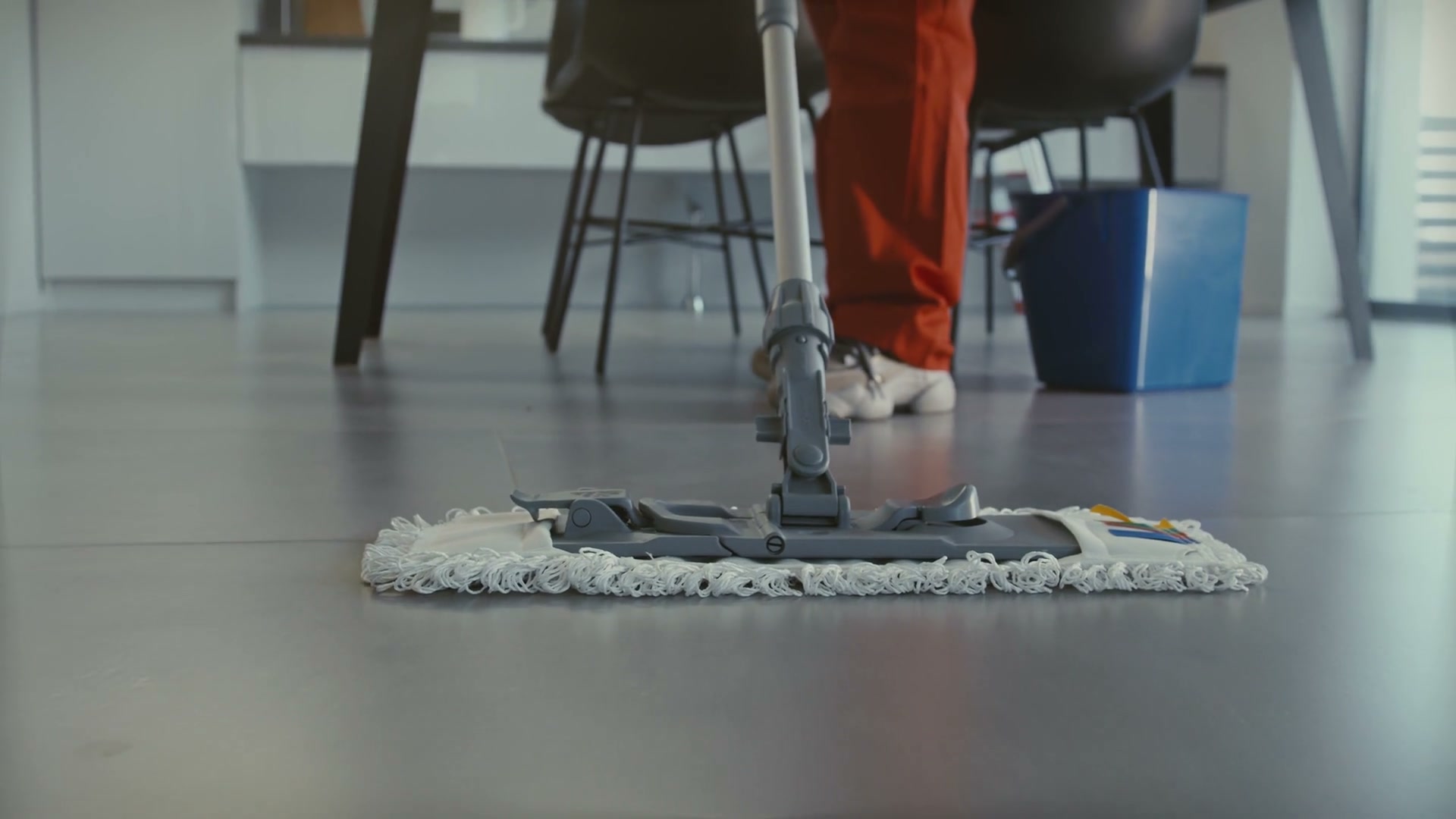 Floor-cleaning detail from the Classic video hero